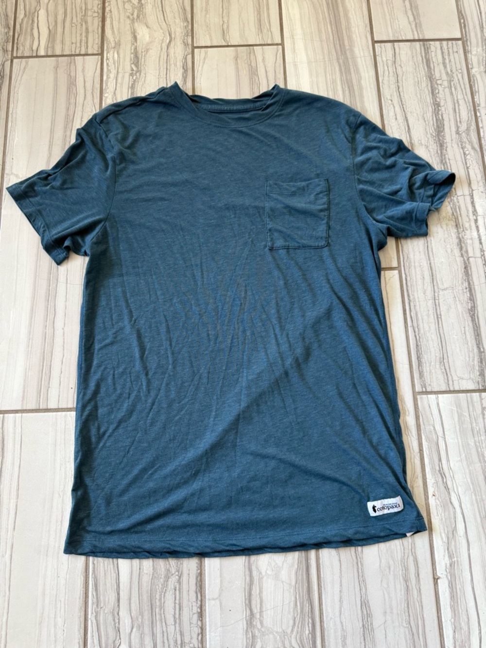 Cotopaxi polyester tee. EUC